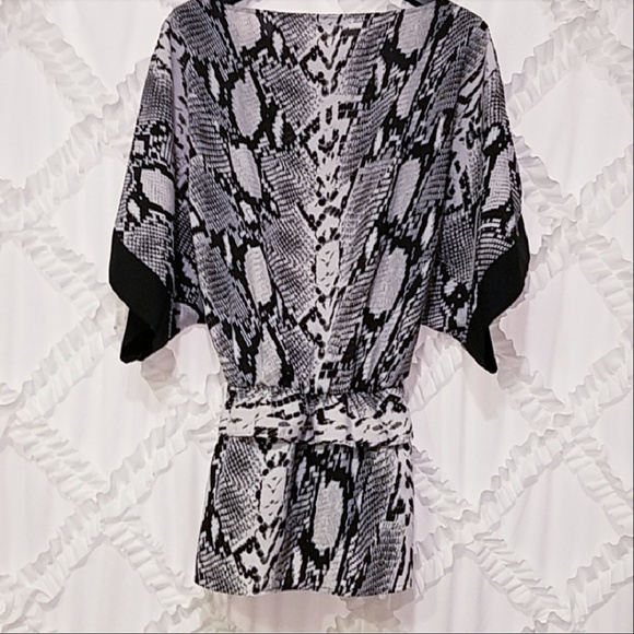 New York & Company Snake Print Kimono Dolman Top - Picture 2 of 6